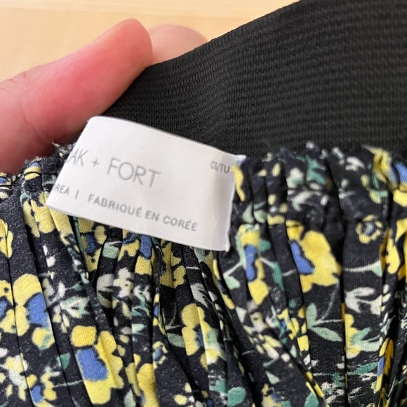 Oak+Fort Floral Print Pattern Accordion Pleated Midi Skirt, one size - Picture 4 of 4